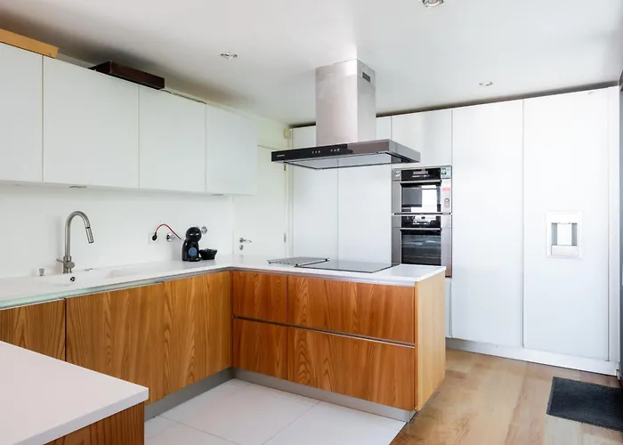 Modern With Sea & River View Pool And Gym.