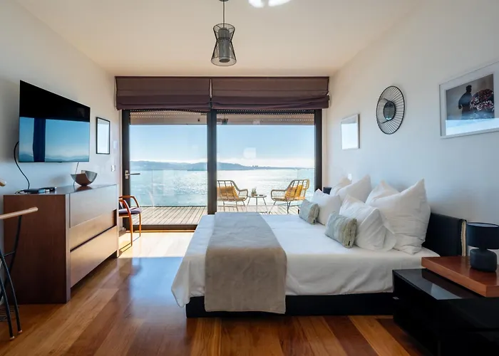 Modern With Sea & River View Pool And Gym. * Lisboa