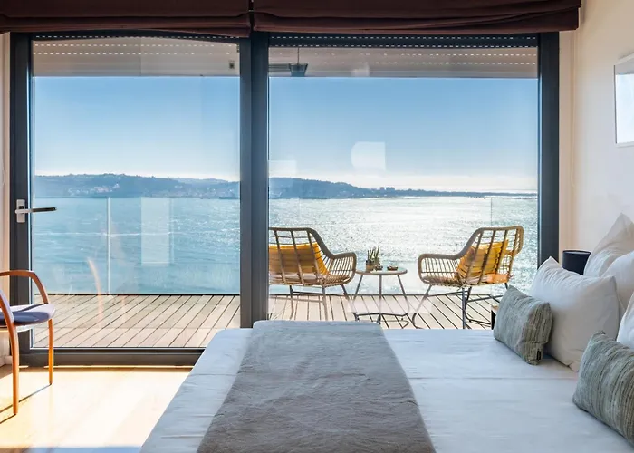 Modern With Sea & River View Pool And Gym. Vila