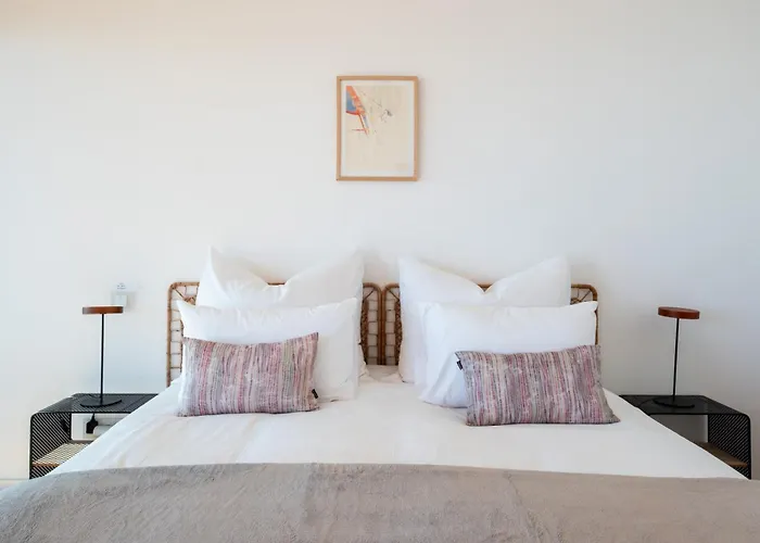 Modern With Sea & River View Pool And Gym.