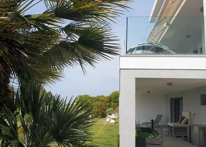 Modern With Sea & River View Pool And Gym. Vila