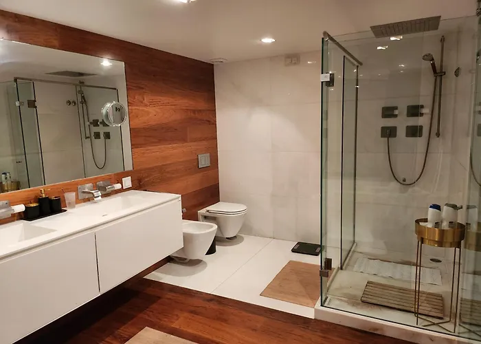 Modern With Sea & River View Pool And Gym. *