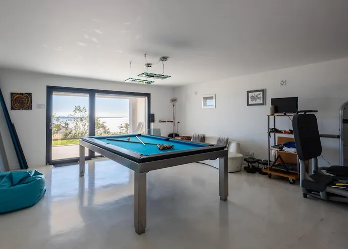 Vila Modern With Sea & River View Pool And Gym.