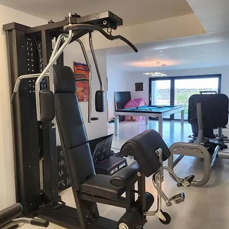 Modern With Sea & River View Pool And Gym. Villa Lissabon