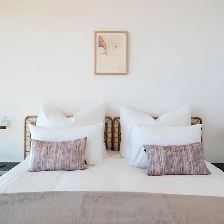 Modern With Sea & River View Pool And Gym.