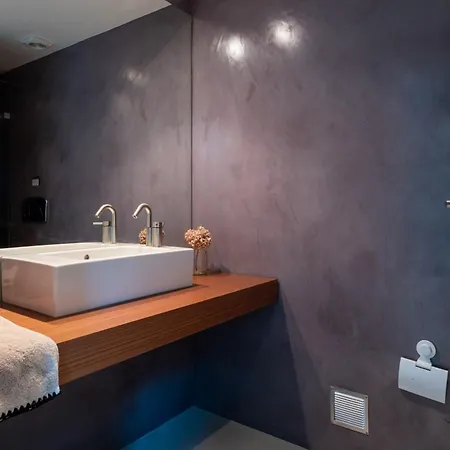 Villa Modern With Sea & River View Pool And Gym.