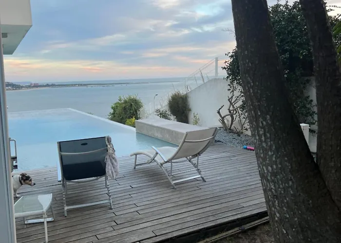 Modern With Sea & River View Pool And Gym. 别墅