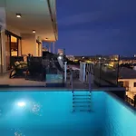 Modern With Sea & River View Pool And Gym.