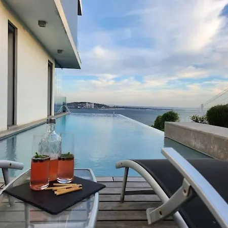 Modern With Sea & River View Pool And Gym. Lisbon