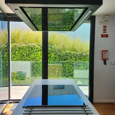 Modern With Sea & River View Pool And Gym. Lisbon