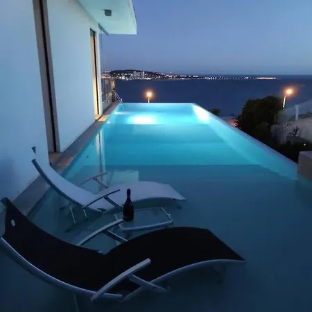 Modern With Sea & River View Pool And Gym. Villa