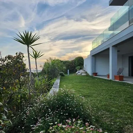 Modern With Sea & River View Pool And Gym. Villa Lisbon