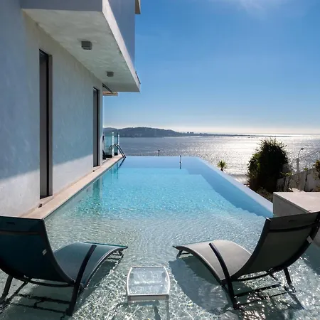 Villa Modern With Sea & River View Pool And Gym. *