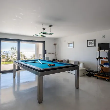 Villa Modern With Sea & River View Pool And Gym.